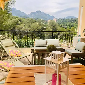 Mon Avec Terrasse Et Piscine Appartement